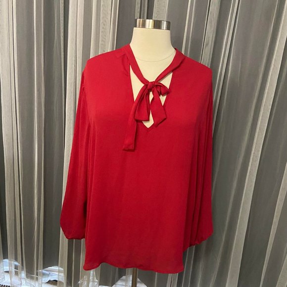 Torrid Chiffon red Tie front top SIZE 4 - Picture 1 of 3